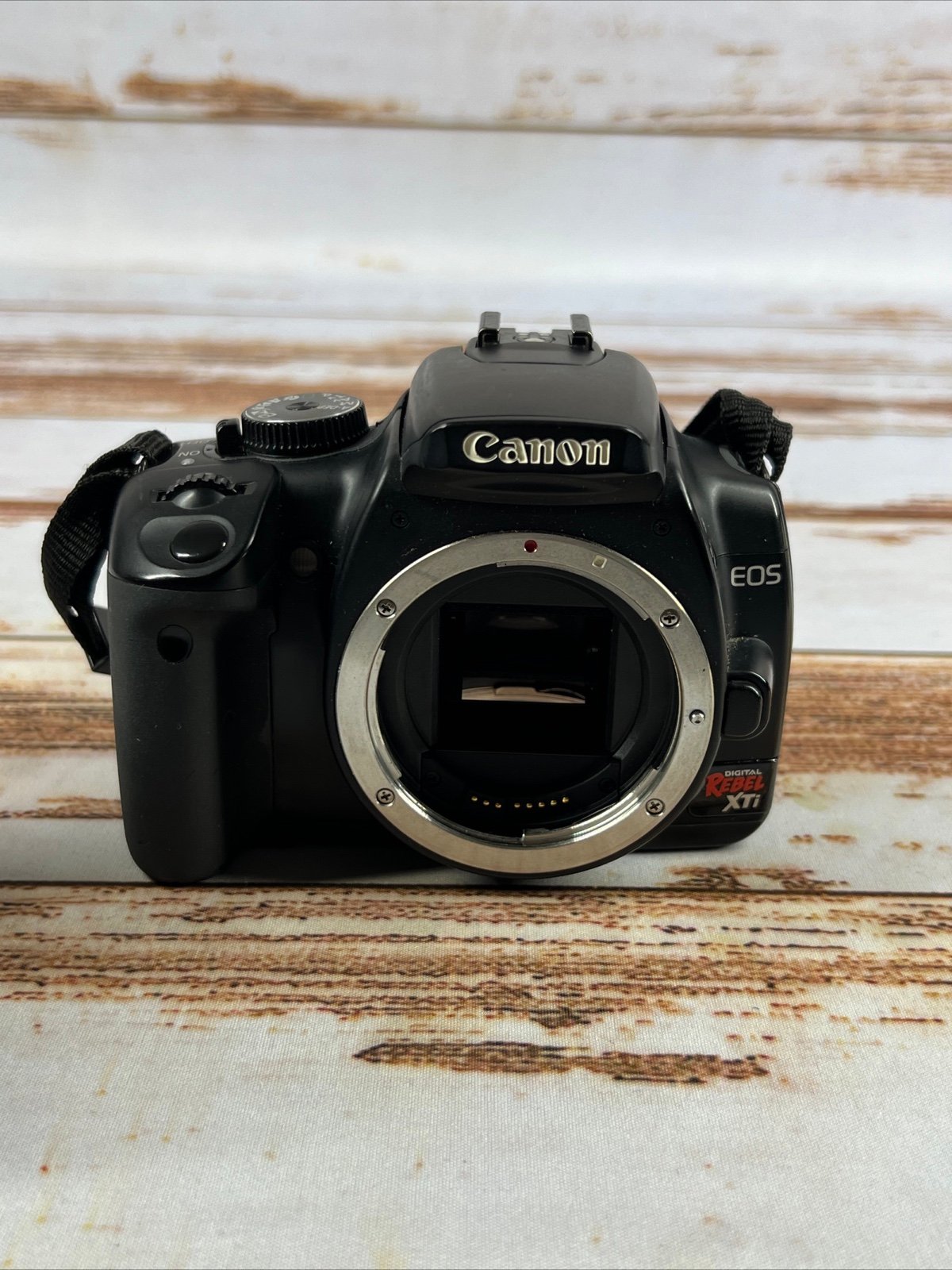 Canon EOS Digital Rebel XTI 10.1MP Digital Camera – w/ 18-55mm Lens