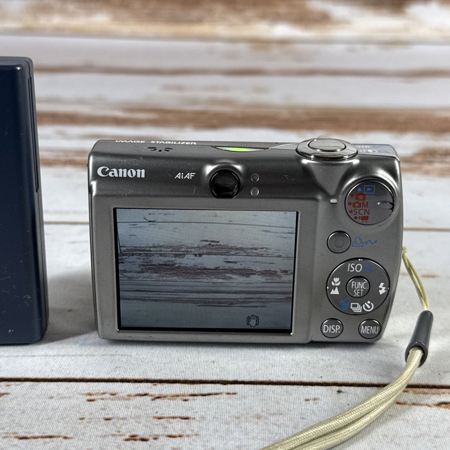 Canon PowerShot SD800IS Gray Digital Elph Camera  – 7.1 MP w/ Image Stabilizer